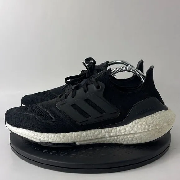 Adidas UltraBoost 22 Black/White Athletic Running Shoes GX5591 Women’s Size 9