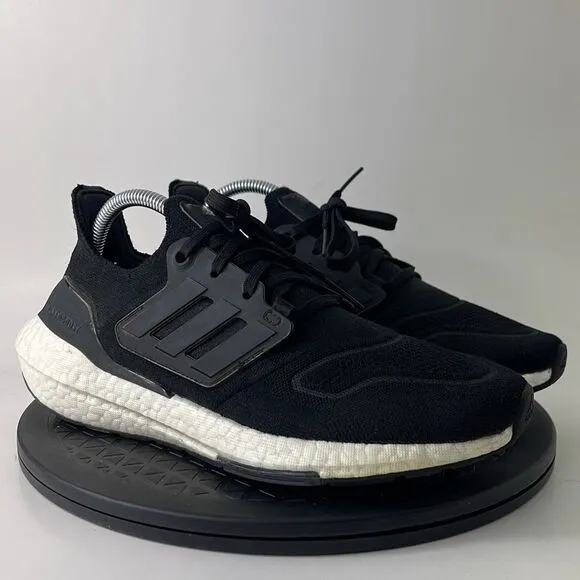 Adidas UltraBoost 22 Black/White Athletic Running Shoes GX5591 Women’s Size 9