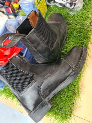 Black children Jodhpurs boots size 11 ■