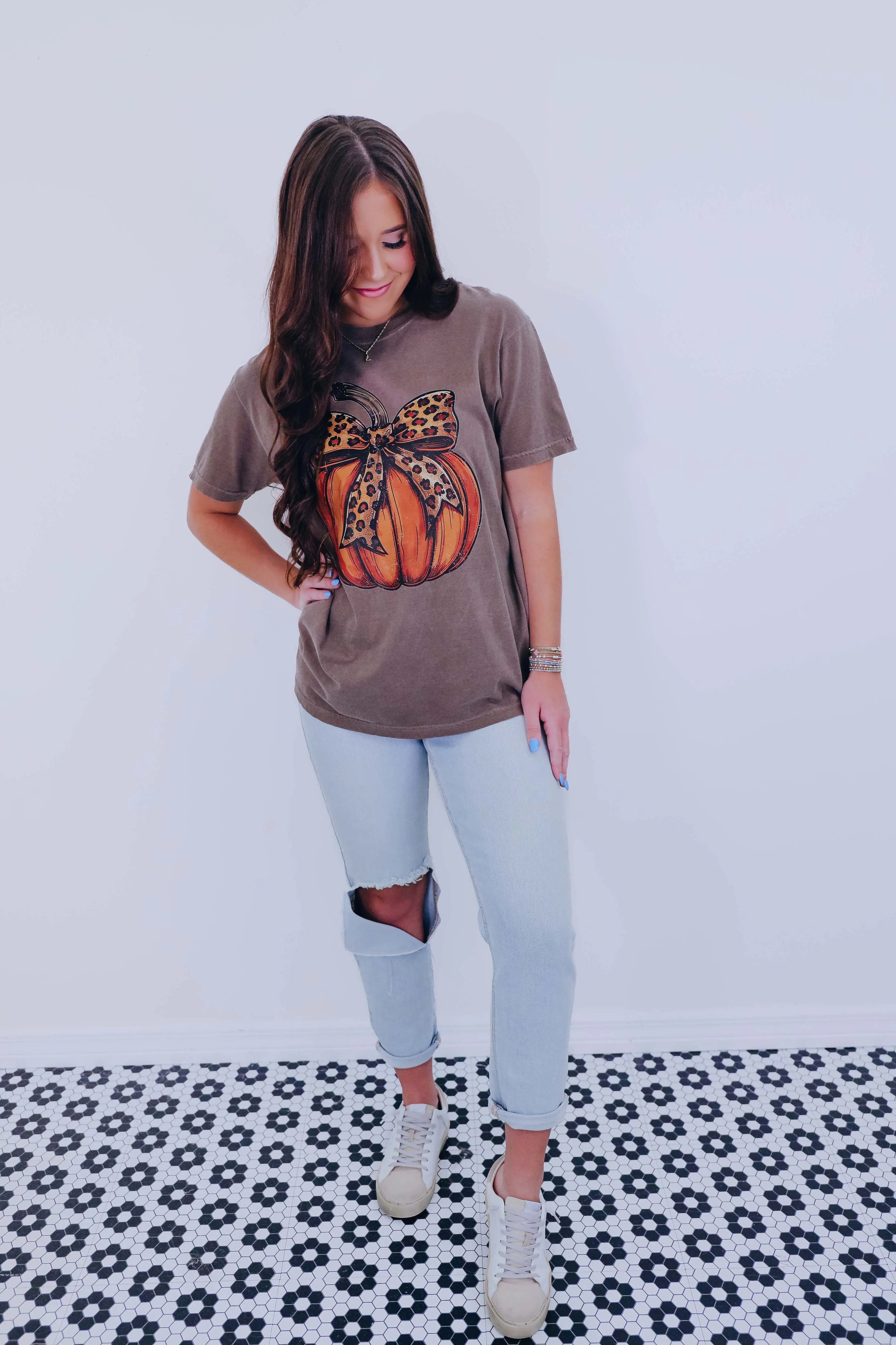 Bow Pumpkin Graphic Tee S-2X - Brown