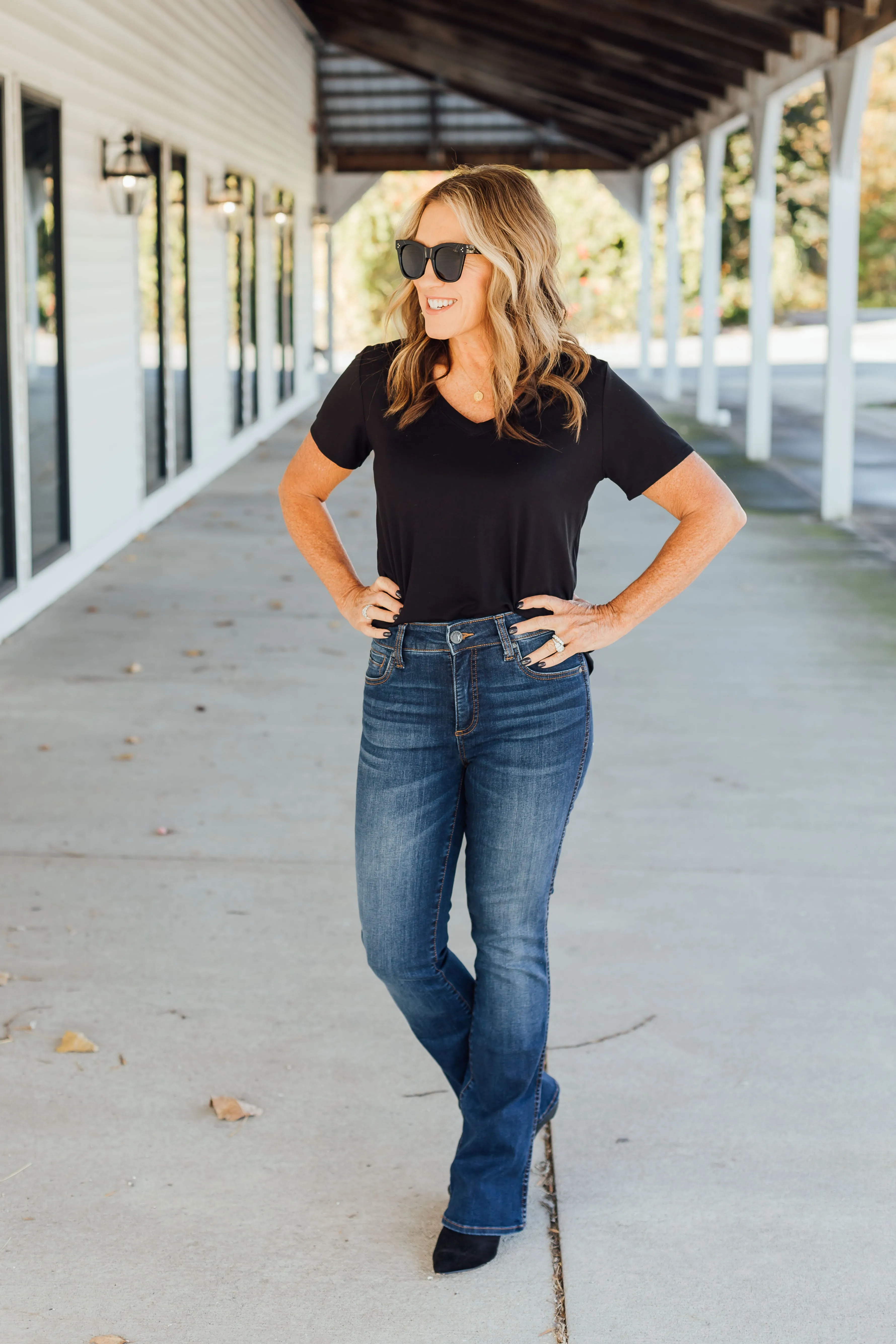 charlie tee in black
