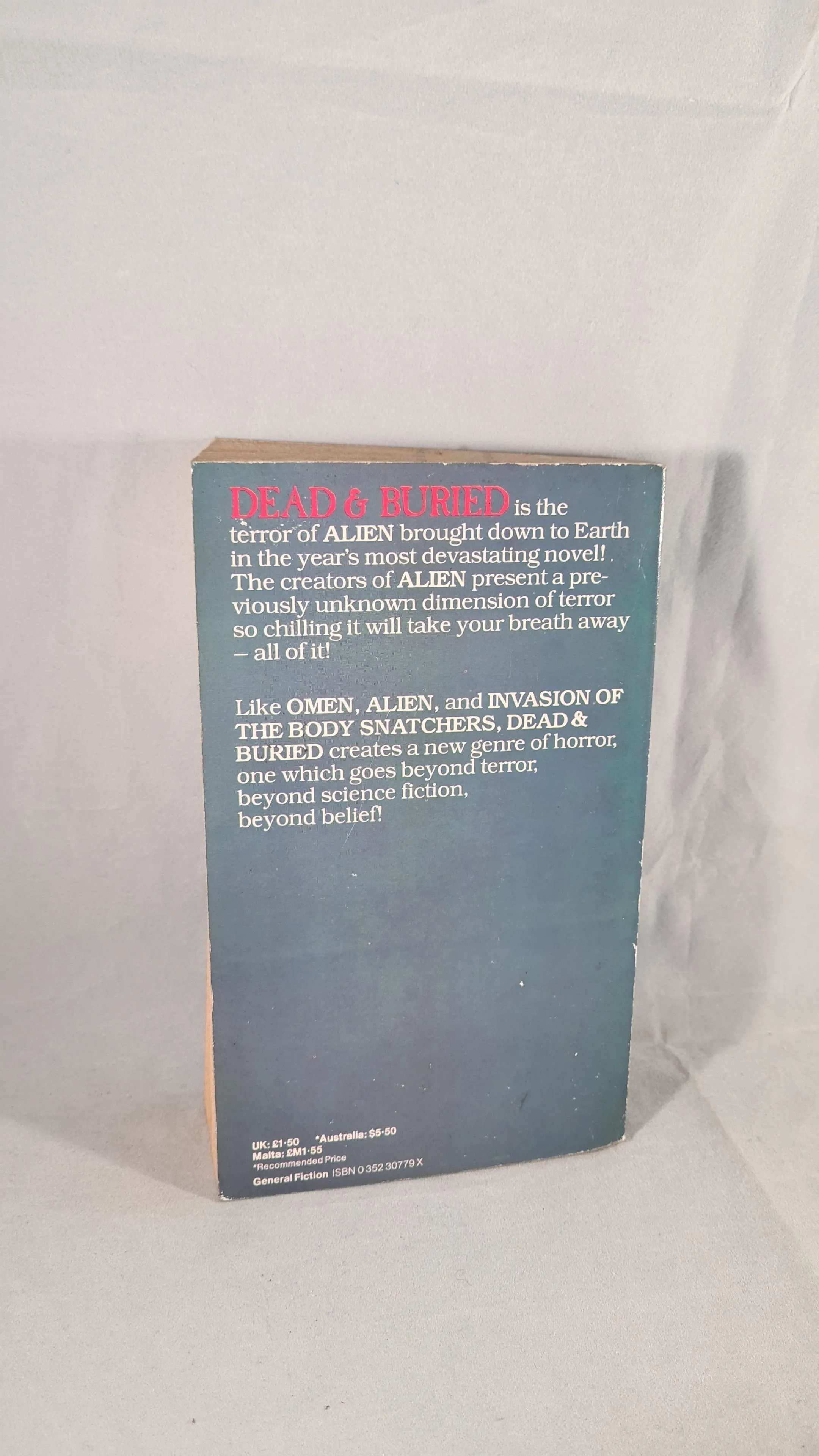 Chelsea Quinn Yarbro - Dead & Buried, Star Book, 1980, First GB Edition Paperbacks