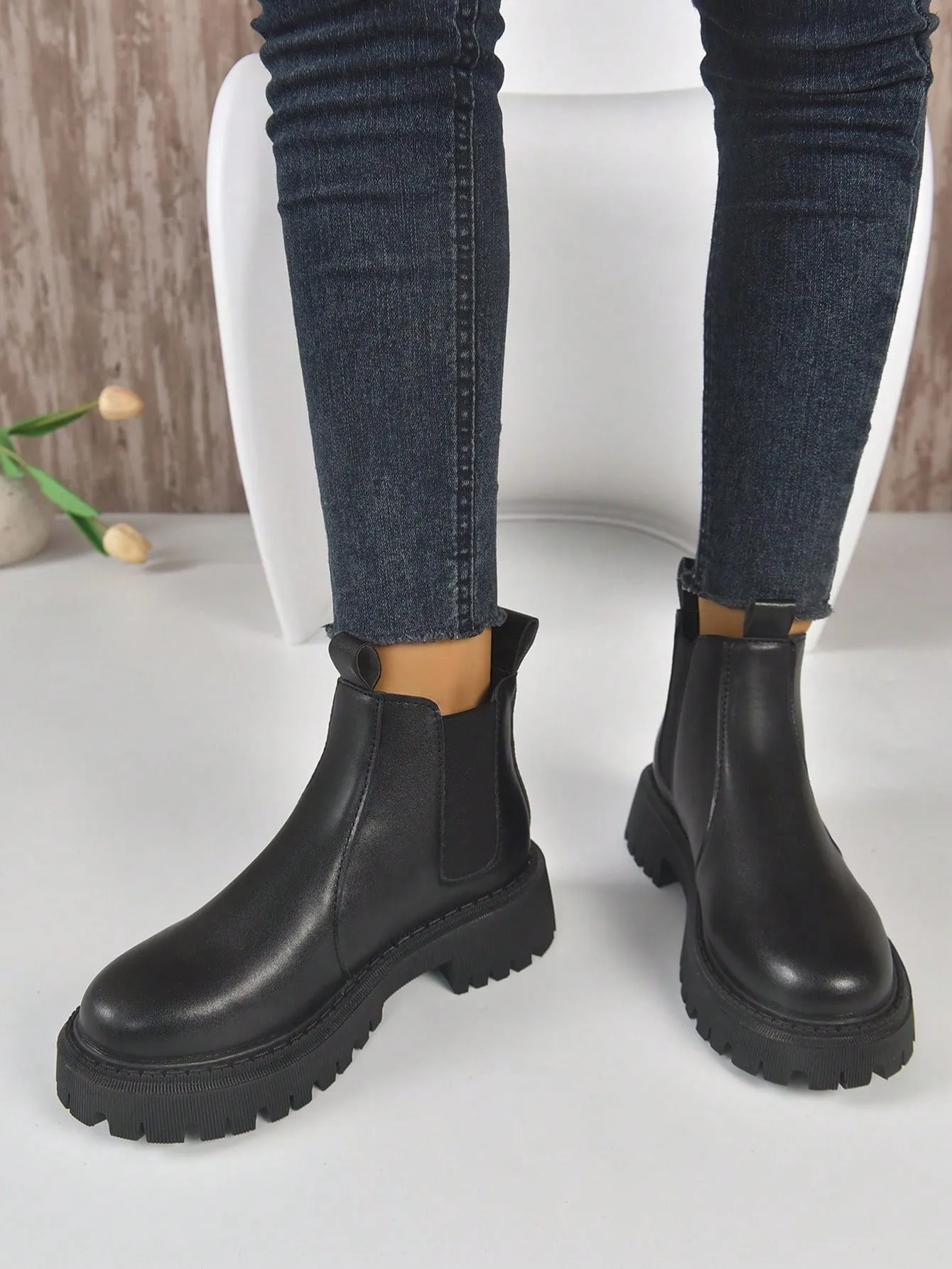 Chunky Chelsea Boots - Black