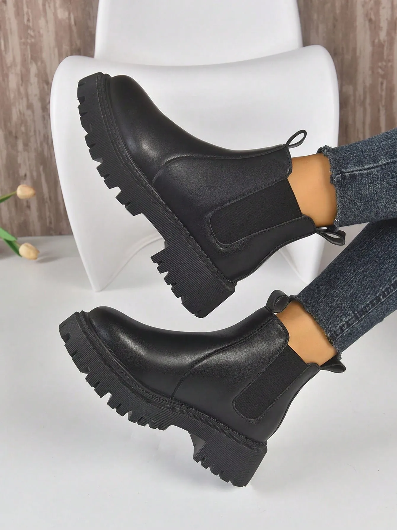Chunky Chelsea Boots - Black