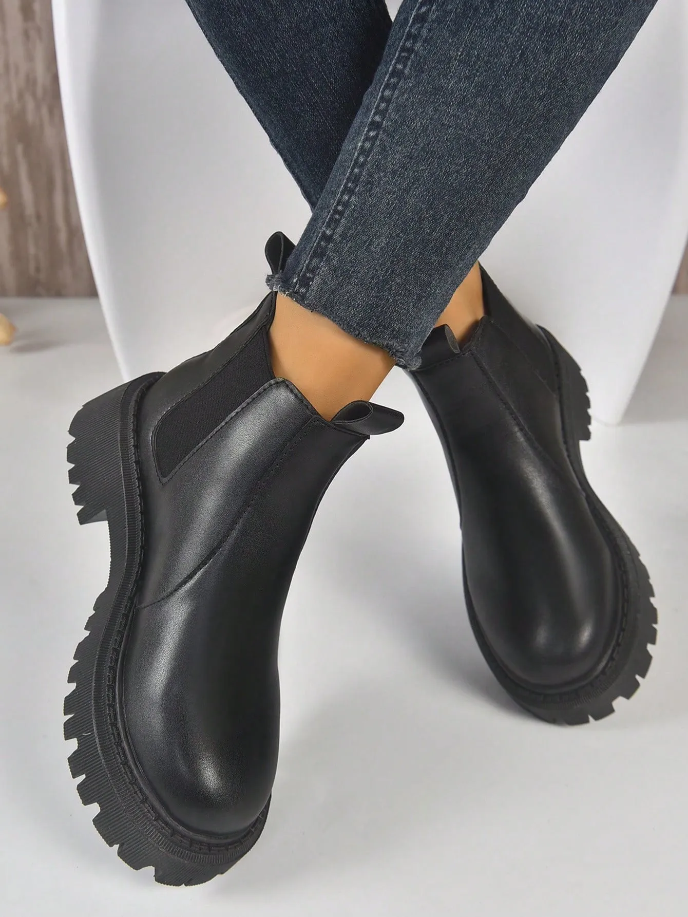Chunky Chelsea Boots - Black