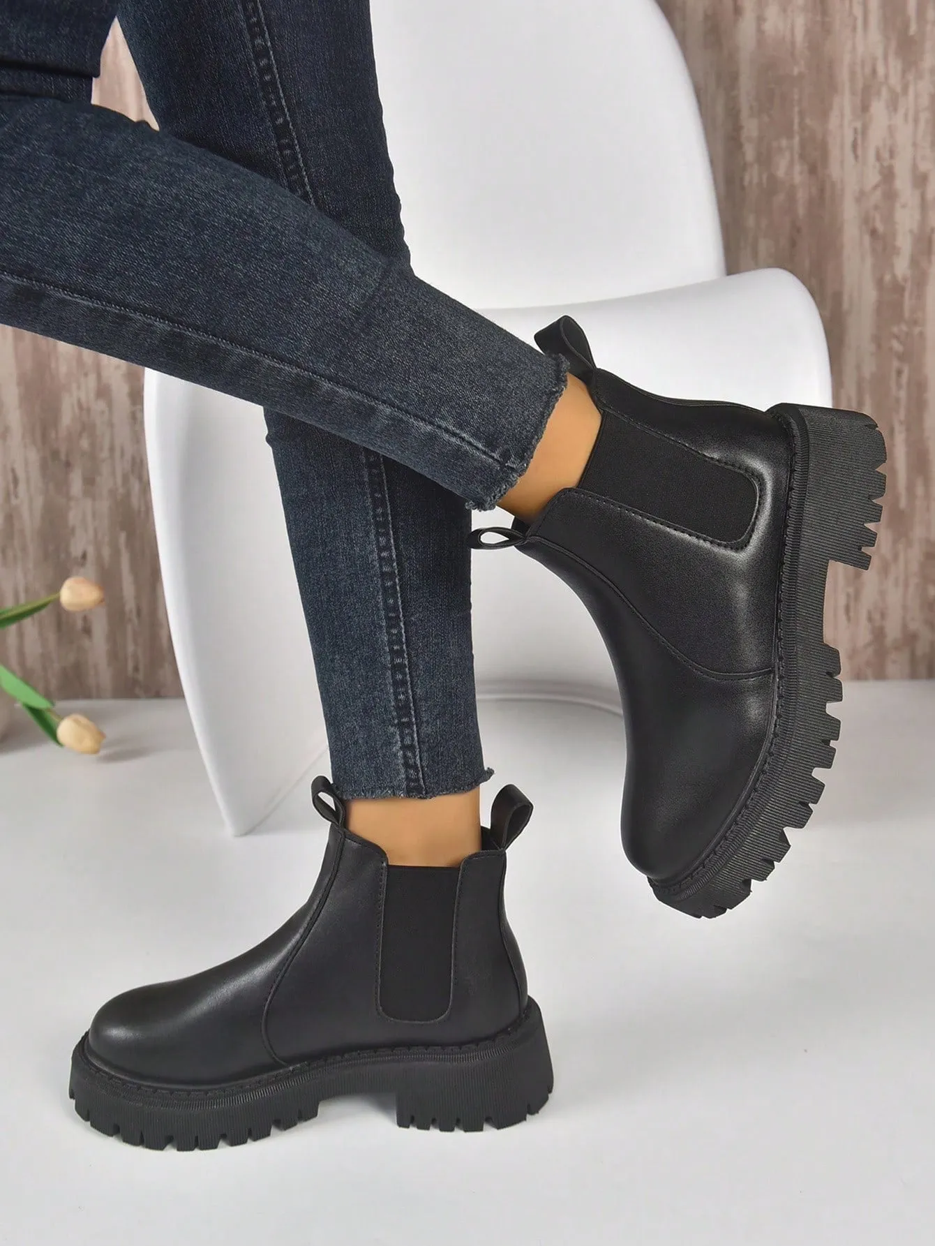 Chunky Chelsea Boots - Black