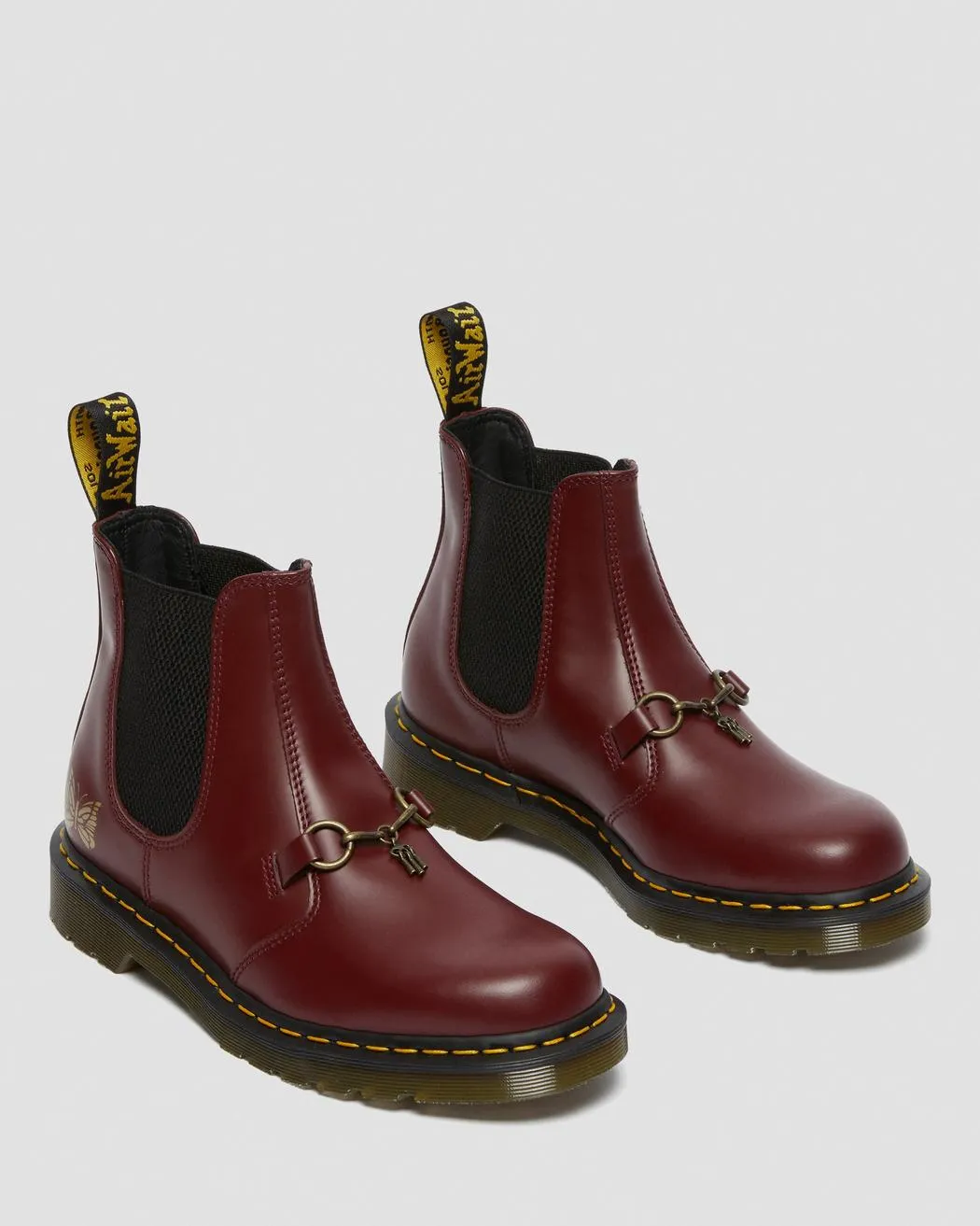 Dr. Martens: Needles 2976 Snaffle Chelsea Boots (cherry)