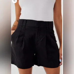 Free People Chelsea LINEN Black Short Size 0
