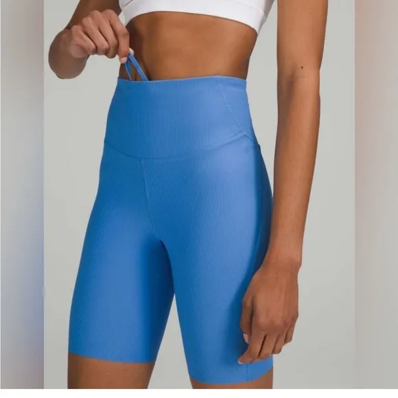 Lululemon SenseKnit Running High-Rise Short 8&quot;: Size 6