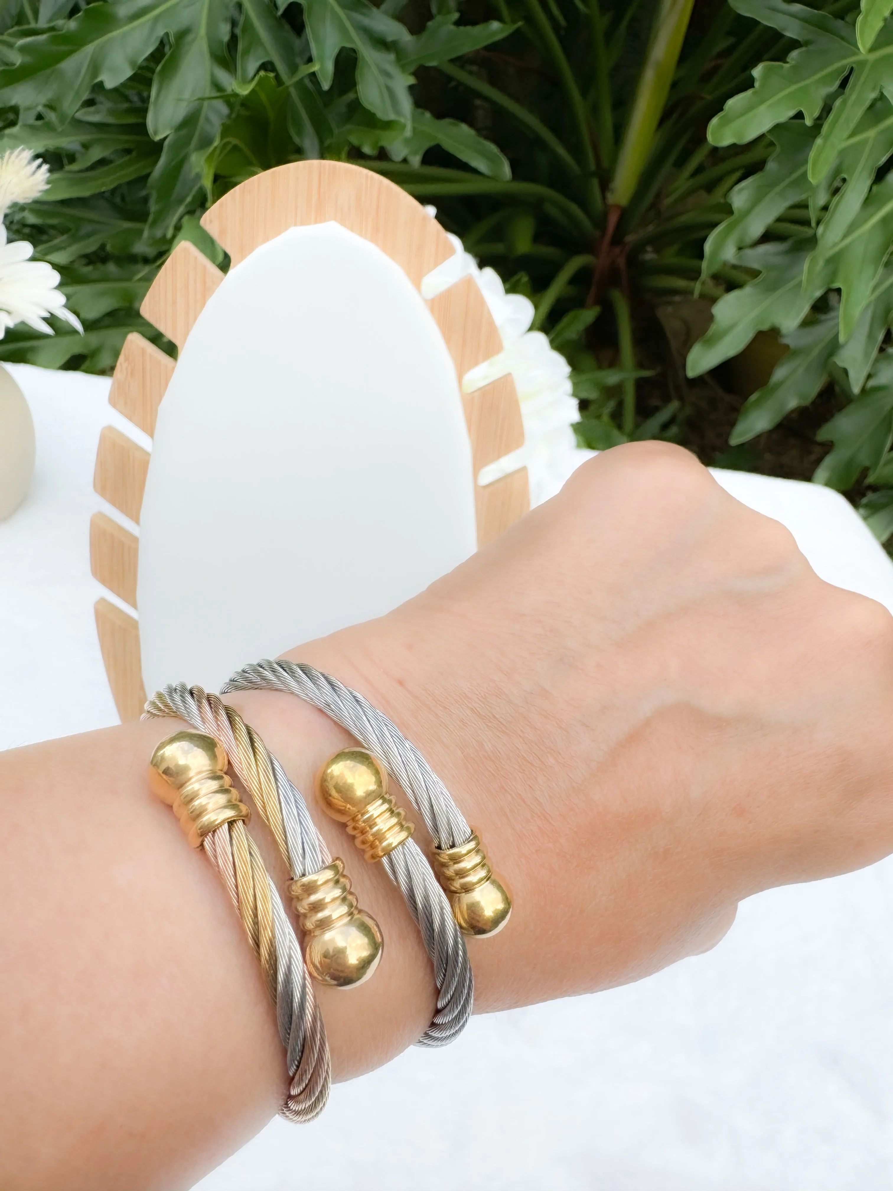 Marine cable bangle