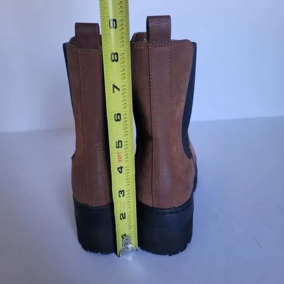 MIA Women's Cayden Platform Chelsea Boot. Size 6M