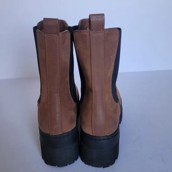 MIA Women's Cayden Platform Chelsea Boot. Size 6M
