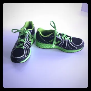 New Kid's New Balance Running Shoes Size 3