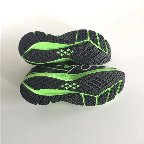 New Kid's New Balance Running Shoes Size 3