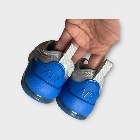 Nike Air Max Motion 2 Silver &amp; Blue Sneakers