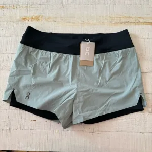 ON Running 3” Performance Shorts NWT Women’s size XL in Cobble/Black