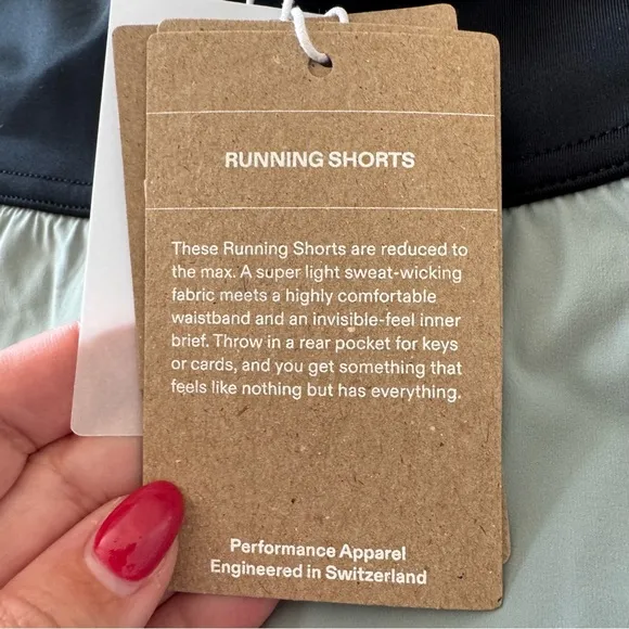 ON Running 3” Performance Shorts NWT Women’s size XL in Cobble/Black