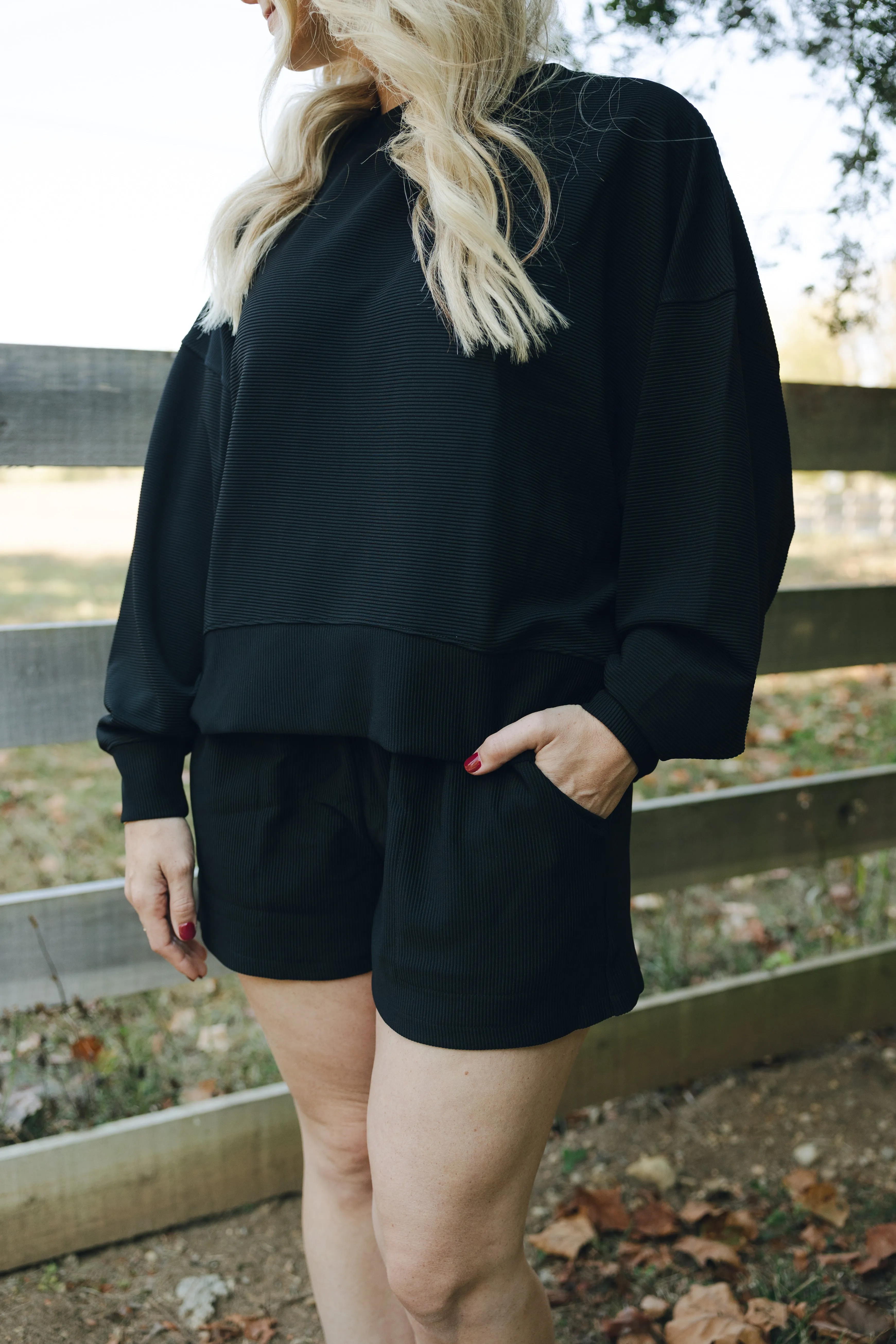 Ribbed Casual Shorts-Black