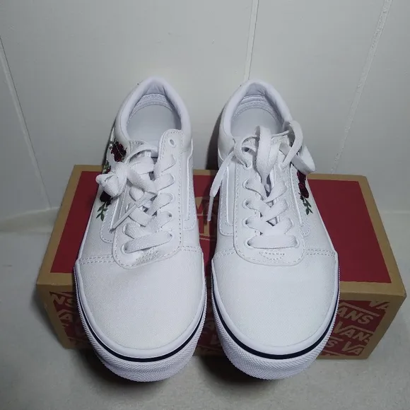 Vans Ward Missy Size 3 Rose Embroidery White Sneakers VN0A3TFWTBD NEW