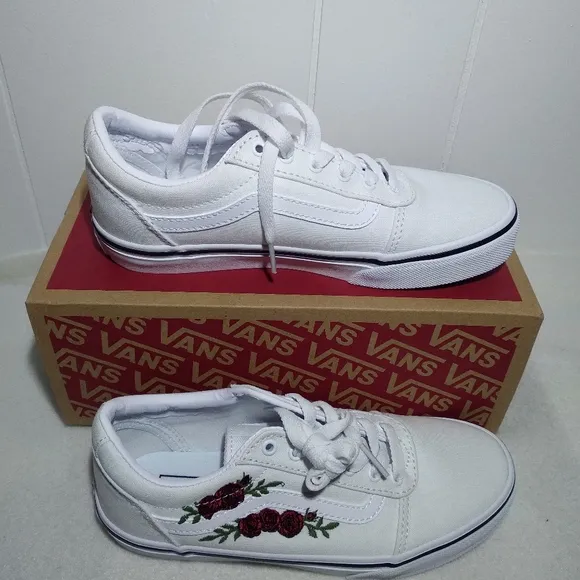 Vans Ward Missy Size 3 Rose Embroidery White Sneakers VN0A3TFWTBD NEW
